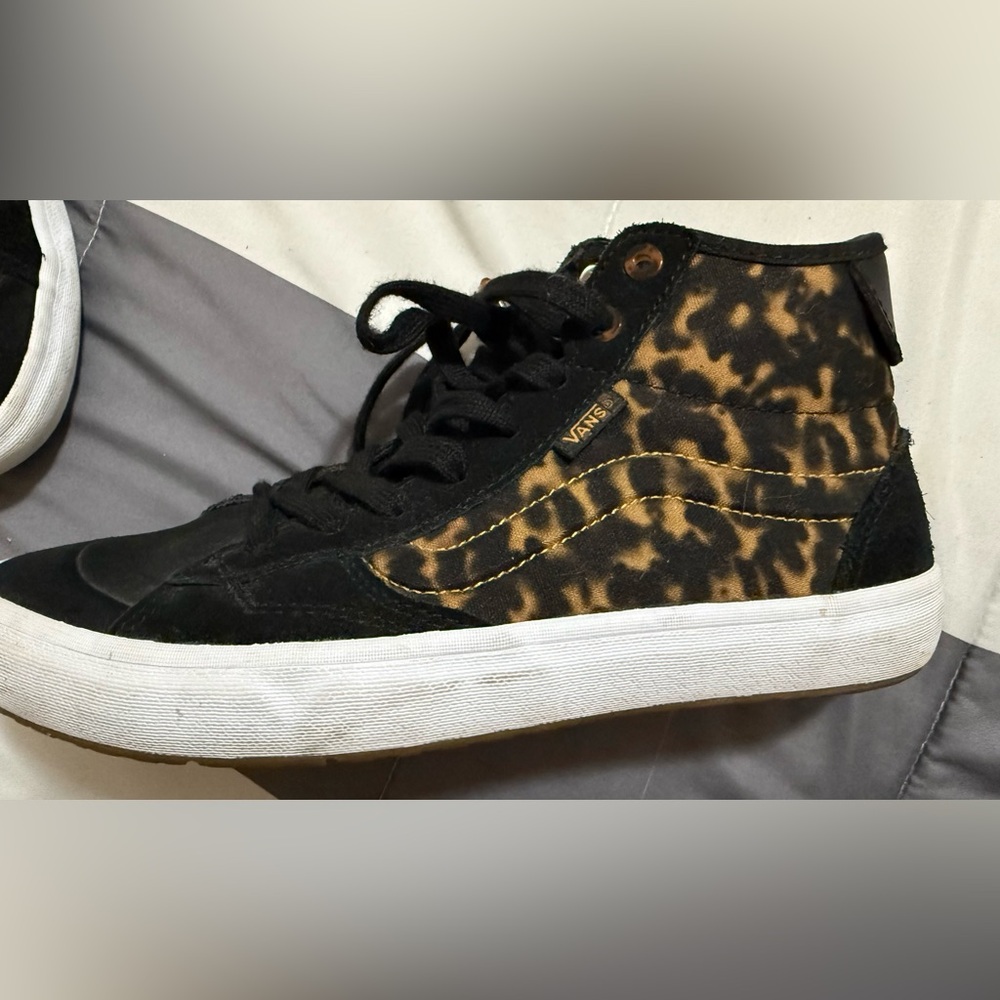 Vans Women's Black and Tan Patterned Sneakers